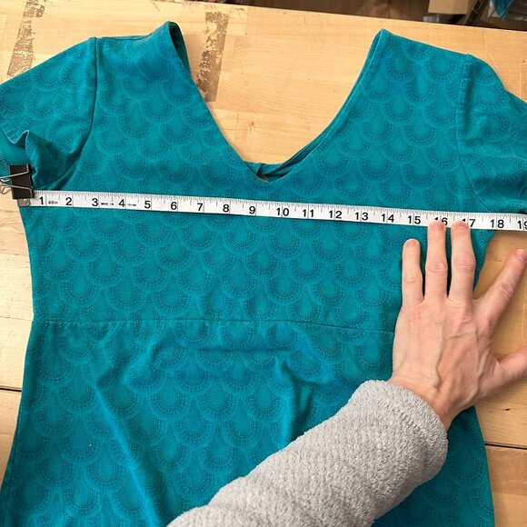 Ws Kuhl Medium dressy tee, nice detail, great condition - Picture 3 of 8